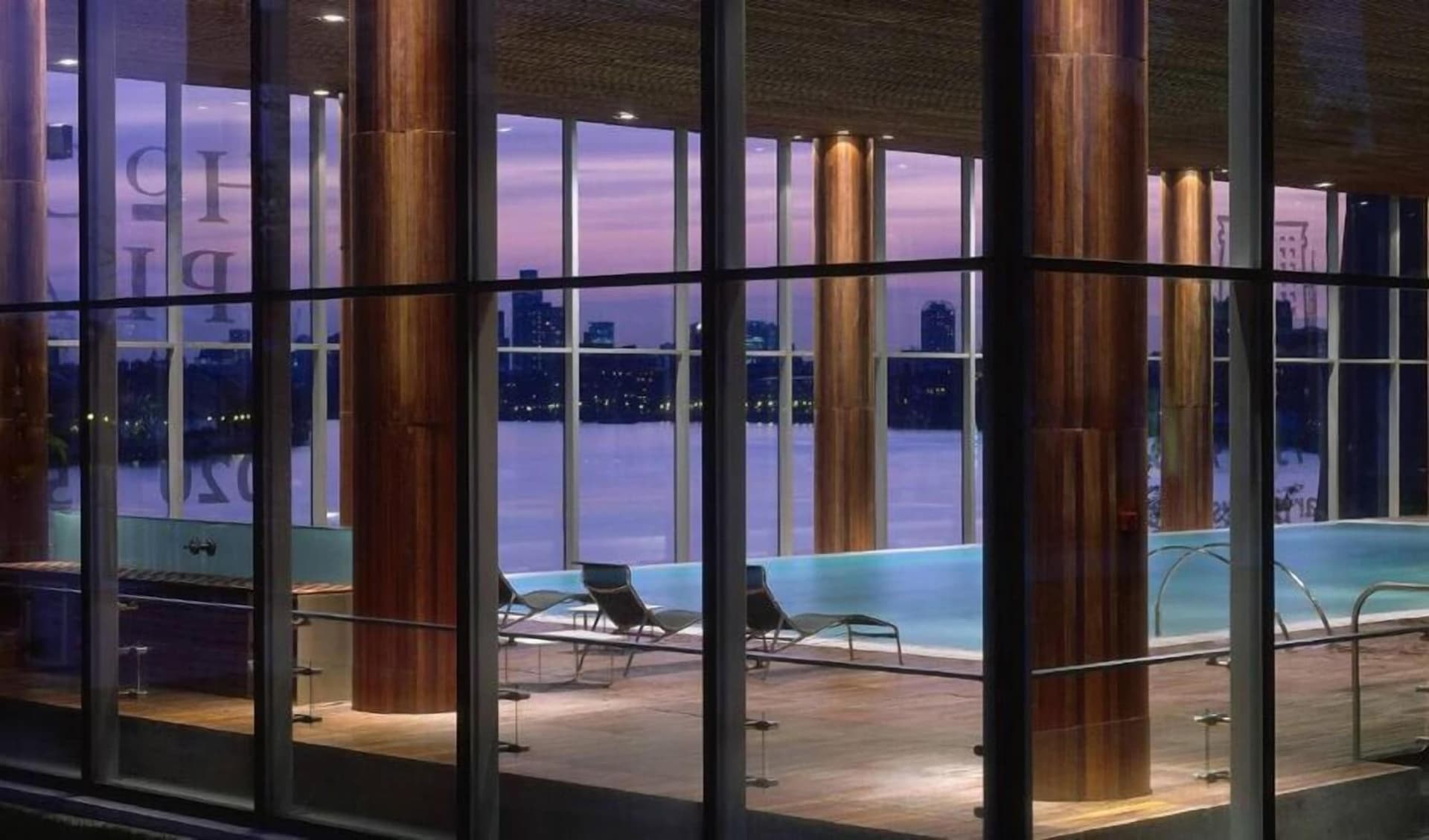 Canary Riverside Plaza London, Vignette Collection
