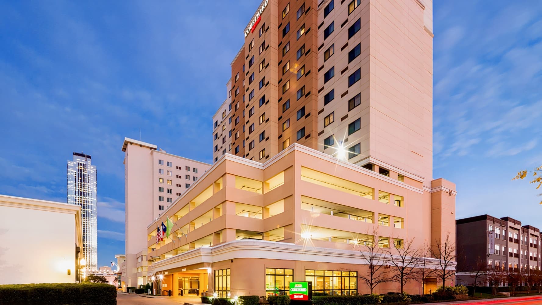 Courtyard by Houston by The Galleria