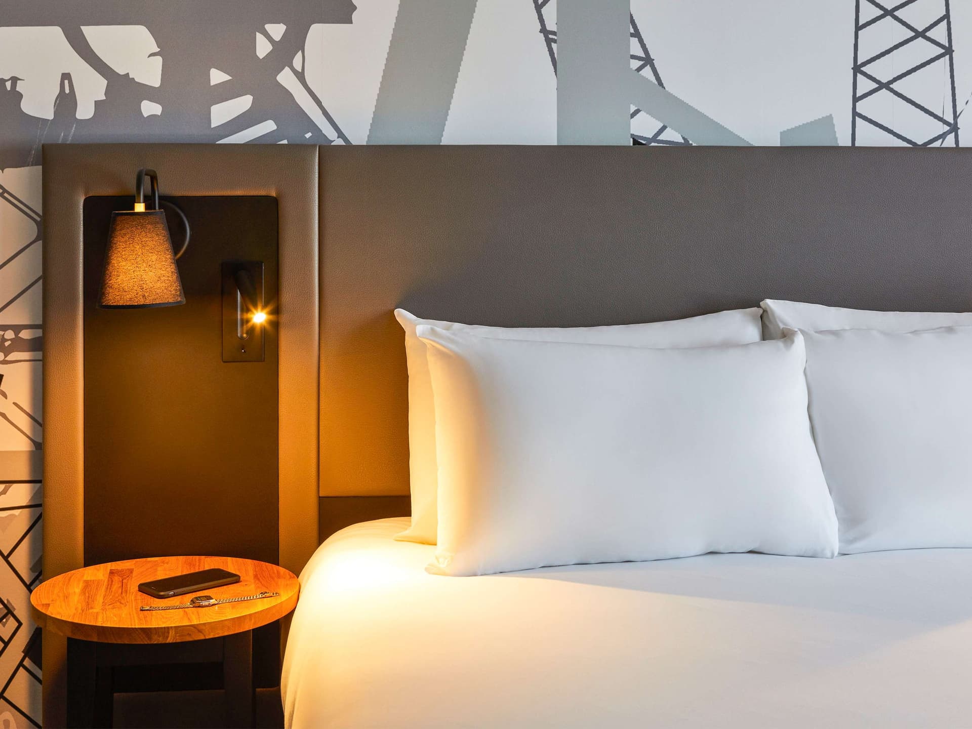 Mercure Cardiff North Hotel