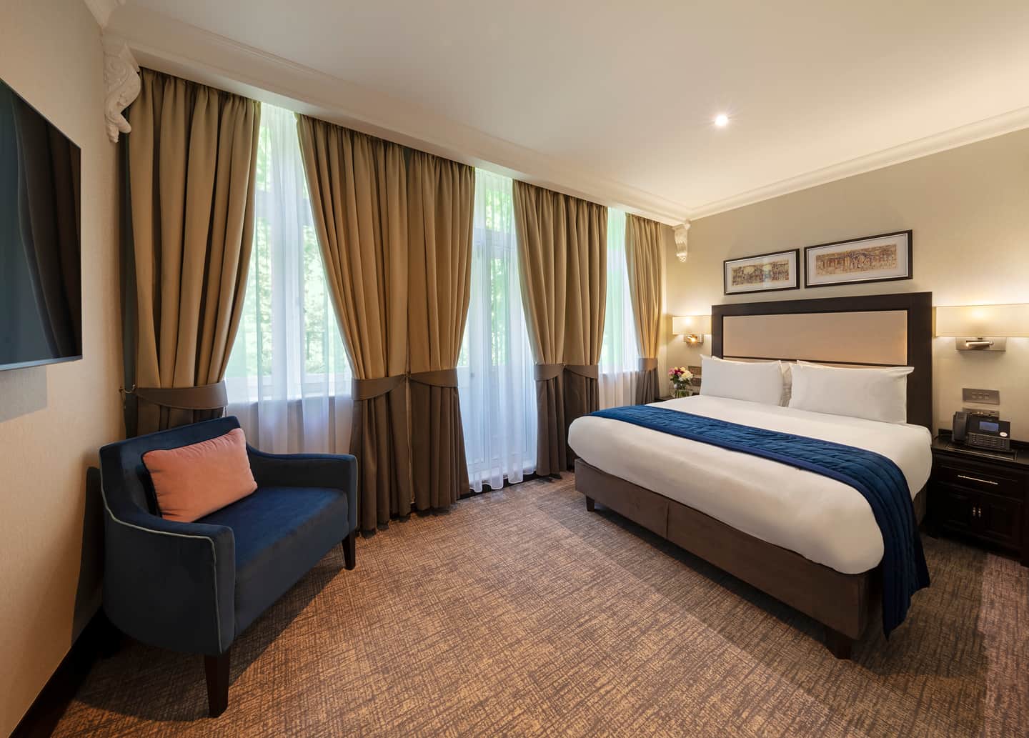 The Wellington by Blue Orchid Hospitality