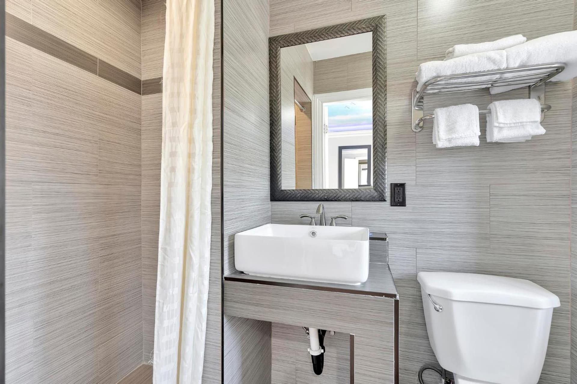 Mid City Inn