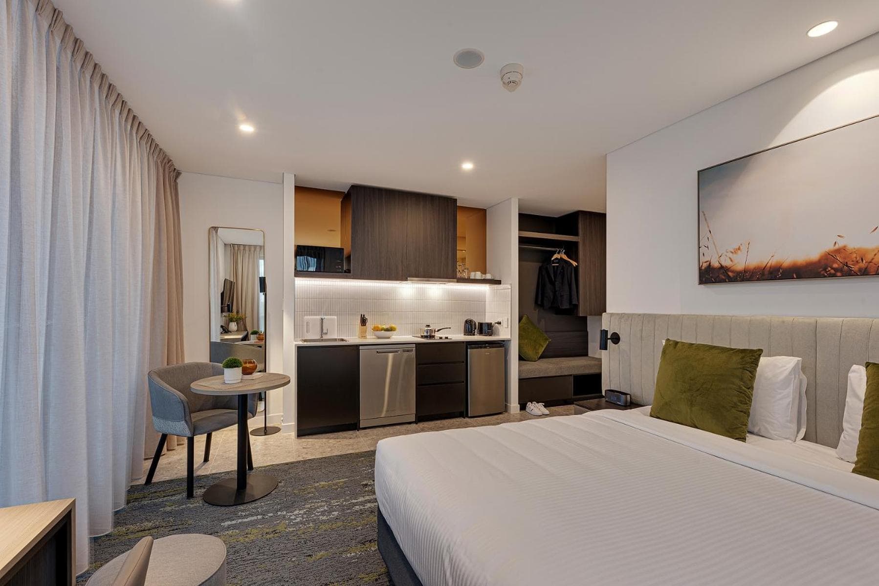 Littomore Hotel & Suites Kingswood