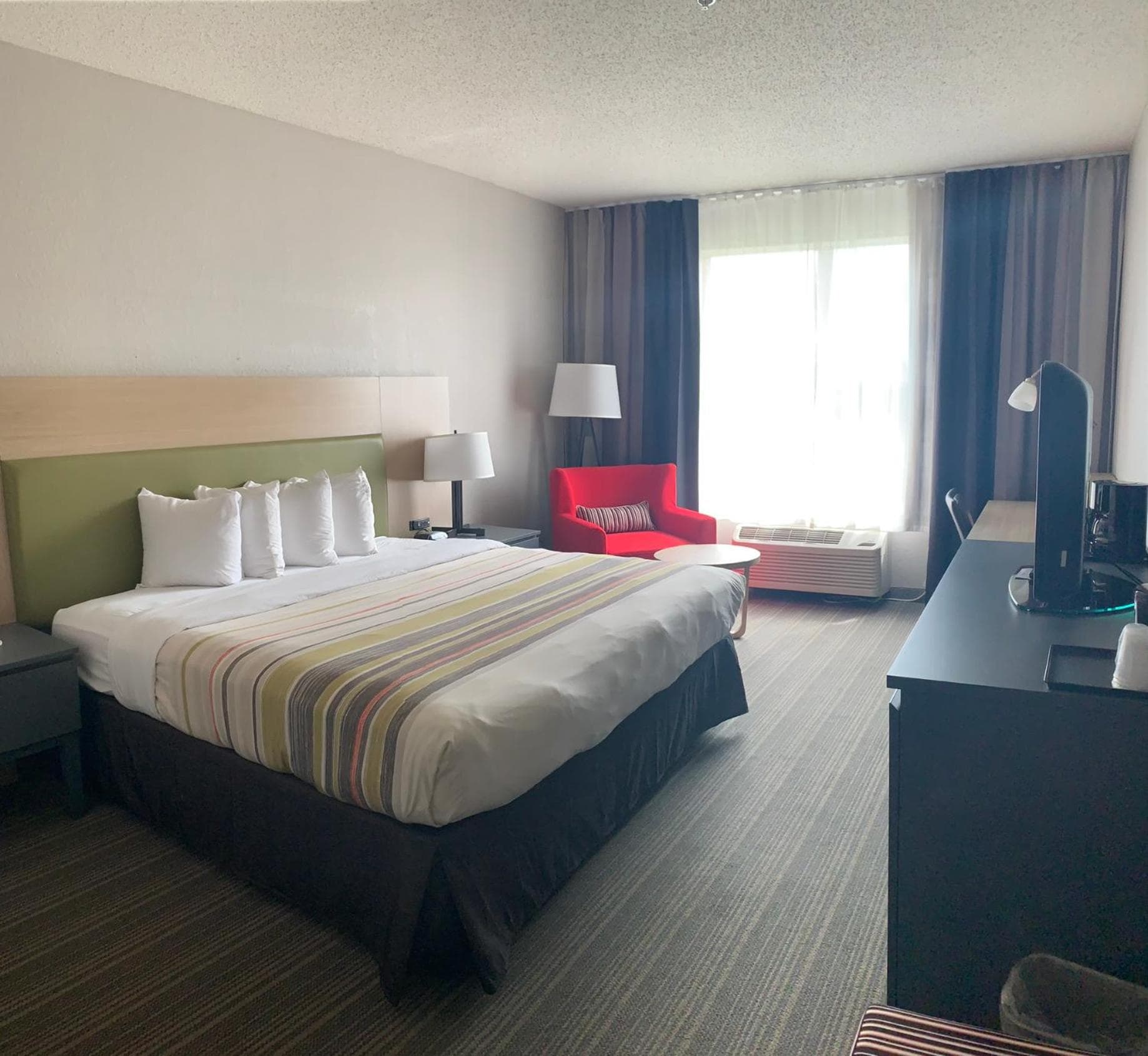 Sonesta Essential IAH Airport JFK Boulevard - Newly Renovated