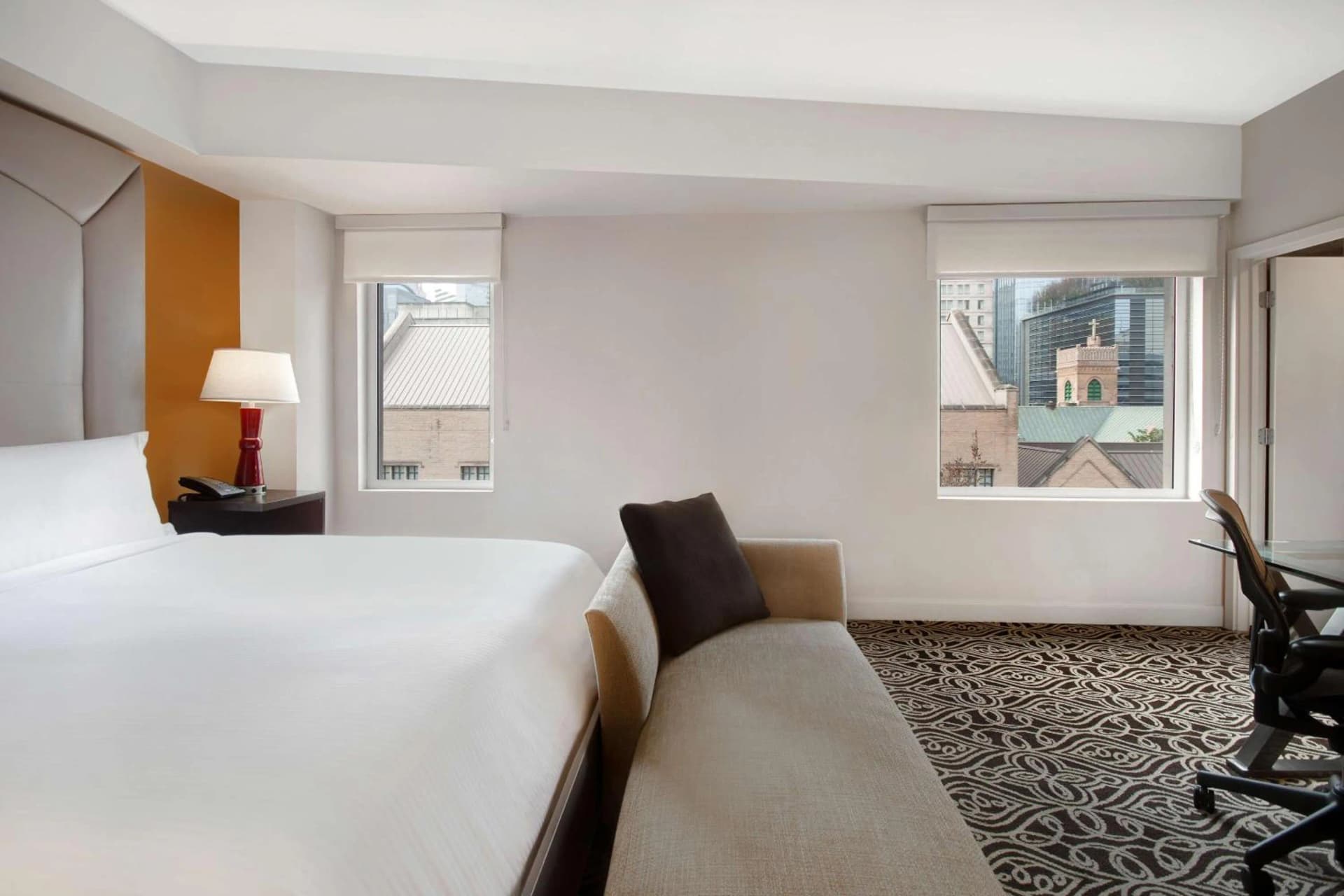 The Sam Houston Hotel, Curio Collection by Hilton