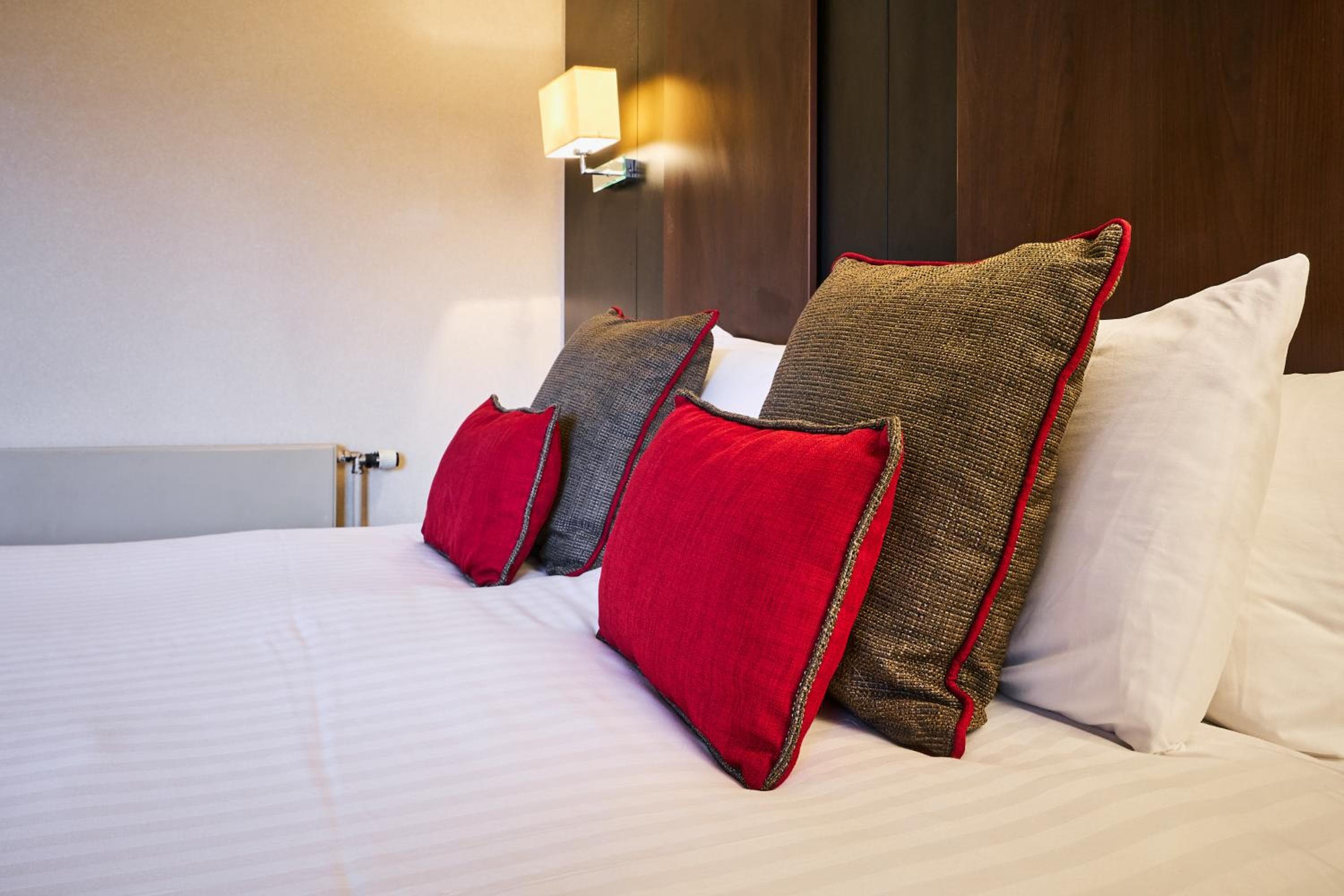 Stirling Highland Hotel- Part of the Cairn Collection