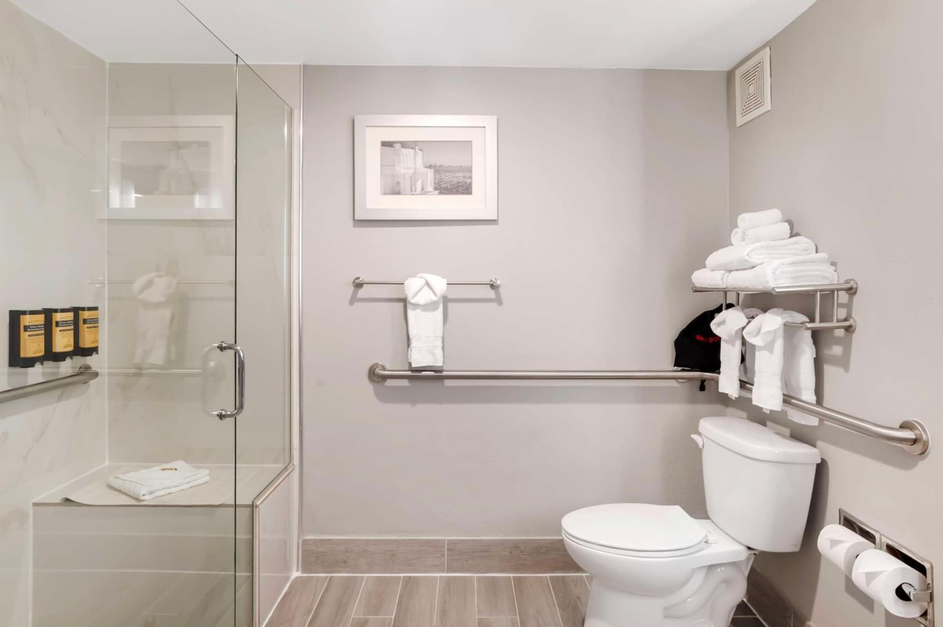 Best Western Plus Commerce Hotel