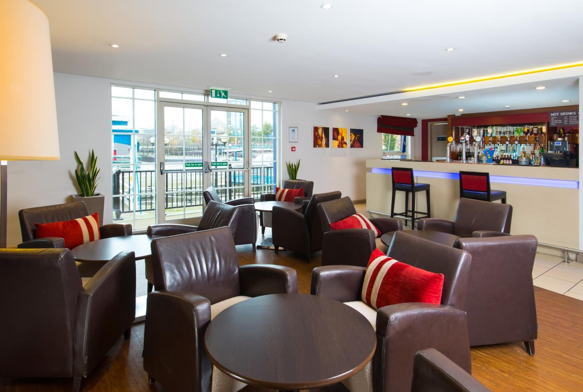 Holiday Inn Express Manchester - Salford Quays by IHG
