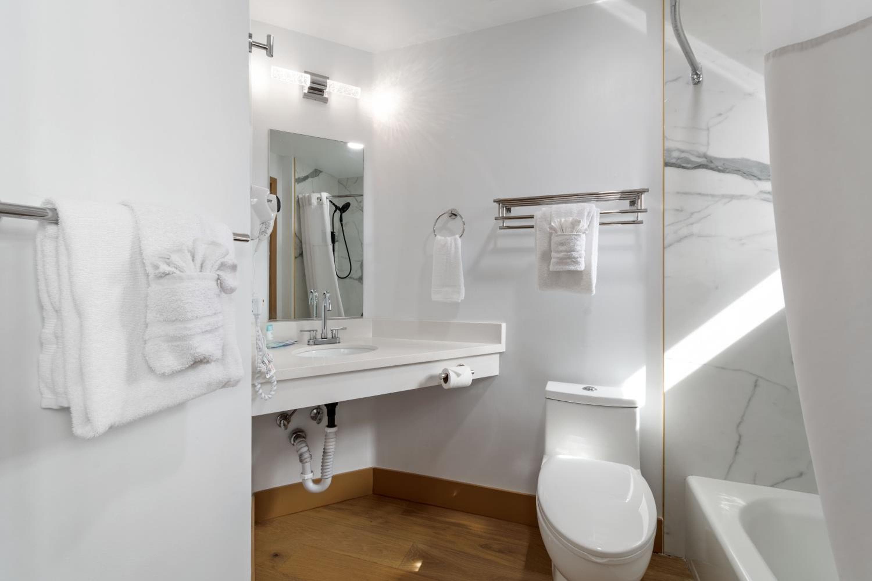 Lions Gate Hotel Sacramento