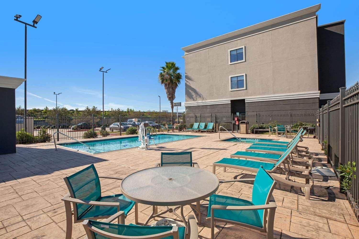 La Quinta Inn & Suites By Wyndham Houston Pasadena North
