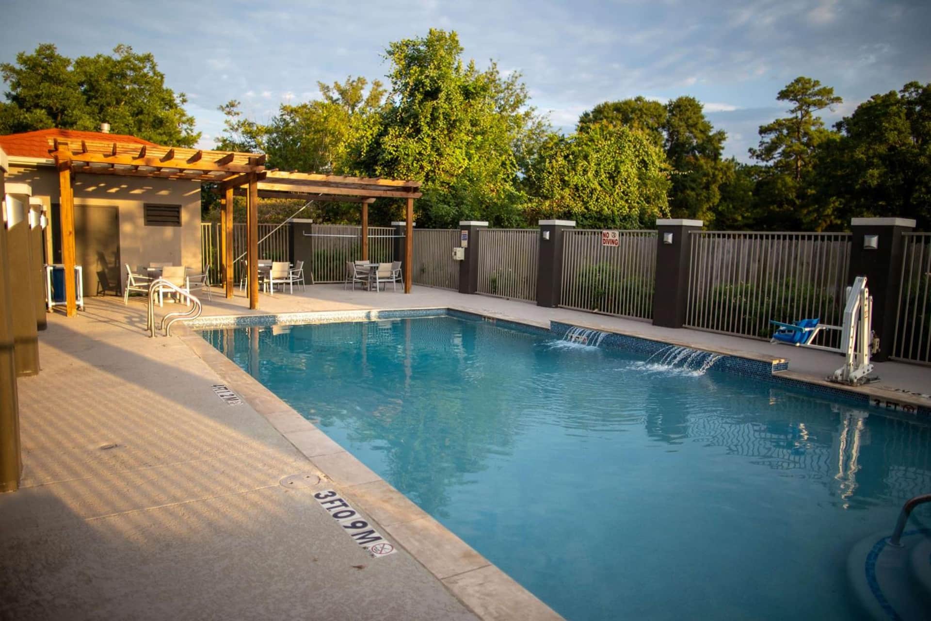 La Quinta Inn & Suites by Wyndham Houston East at Normandy