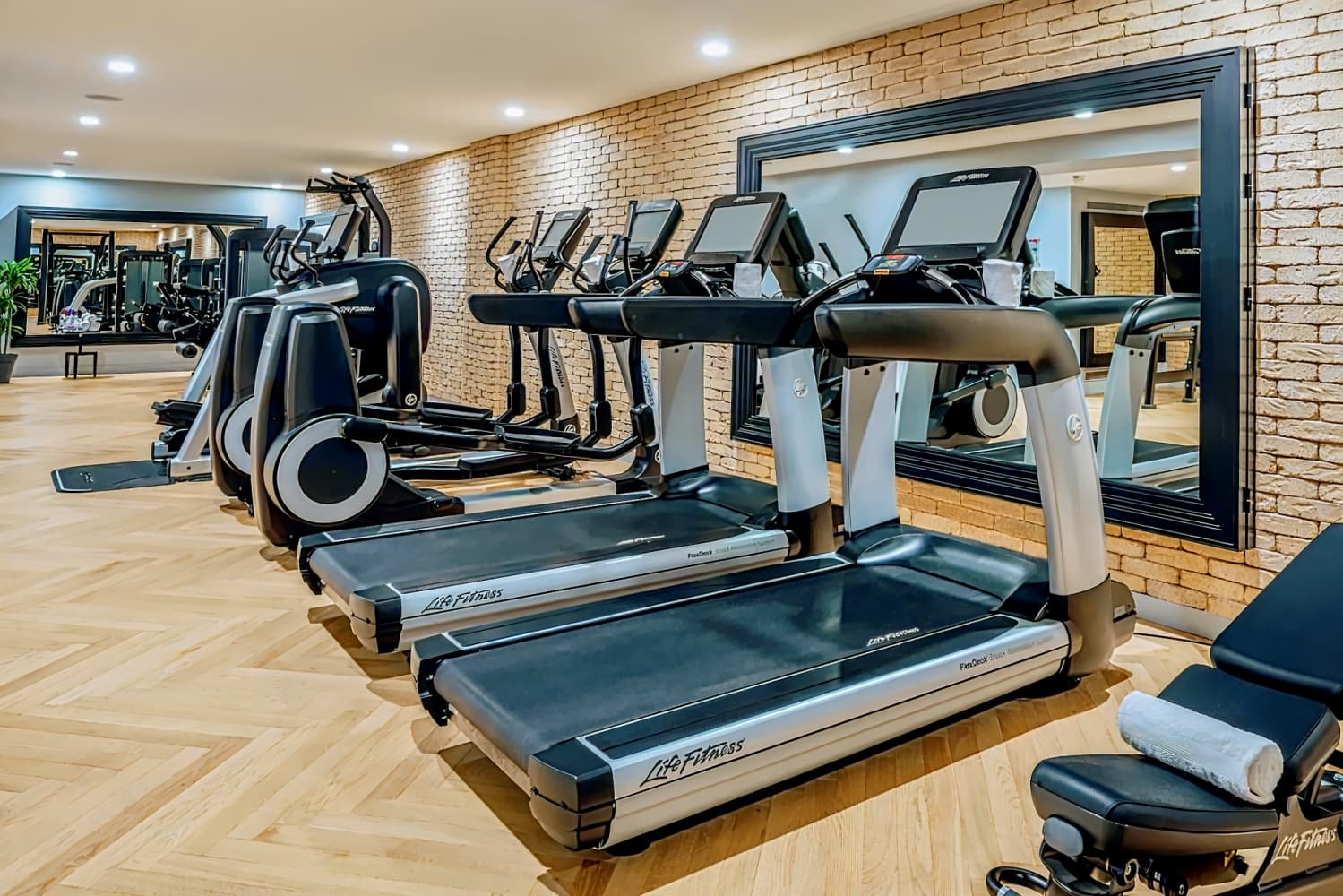 La Clef Tour Eiffel Paris by The Crest Collection